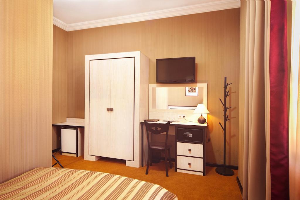 Hotel Rikhe Monika Τυφλίδα Δωμάτιο φωτογραφία